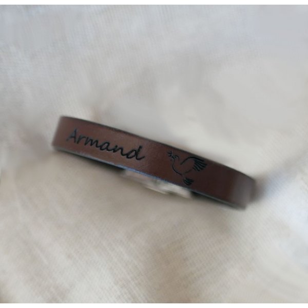 Pulsera de piel para comuni&oacute;n o bautizo personalizada con el nombre de pila 