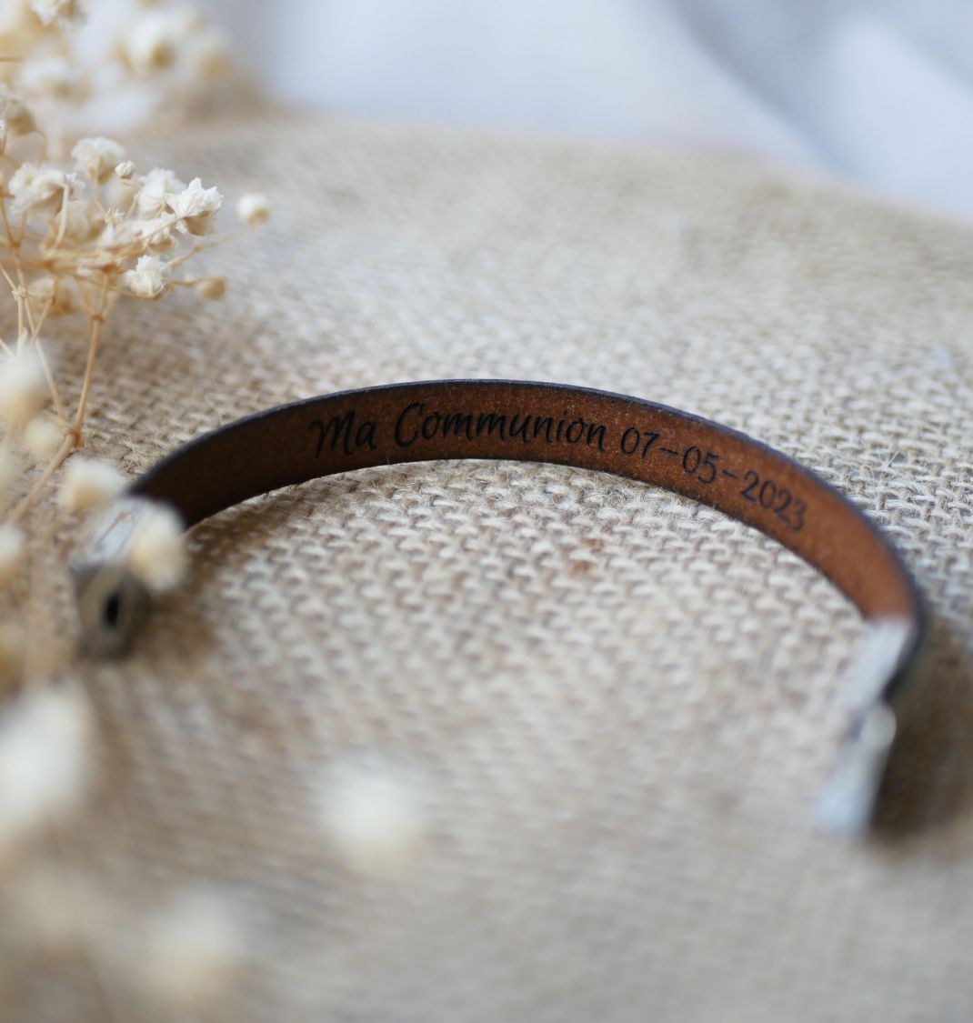 Pulsera de piel para comunión o bautizo personalizada con el nombre de pila 