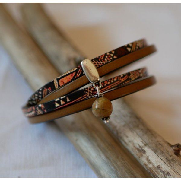 Pulsera &eacute;tnica doble de cuero con colgante de perla