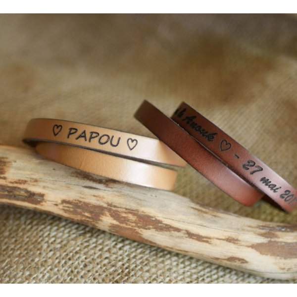 Pulsera de cuero para hombre con dos mu&ntilde;ecas, personalizable mediante grabado