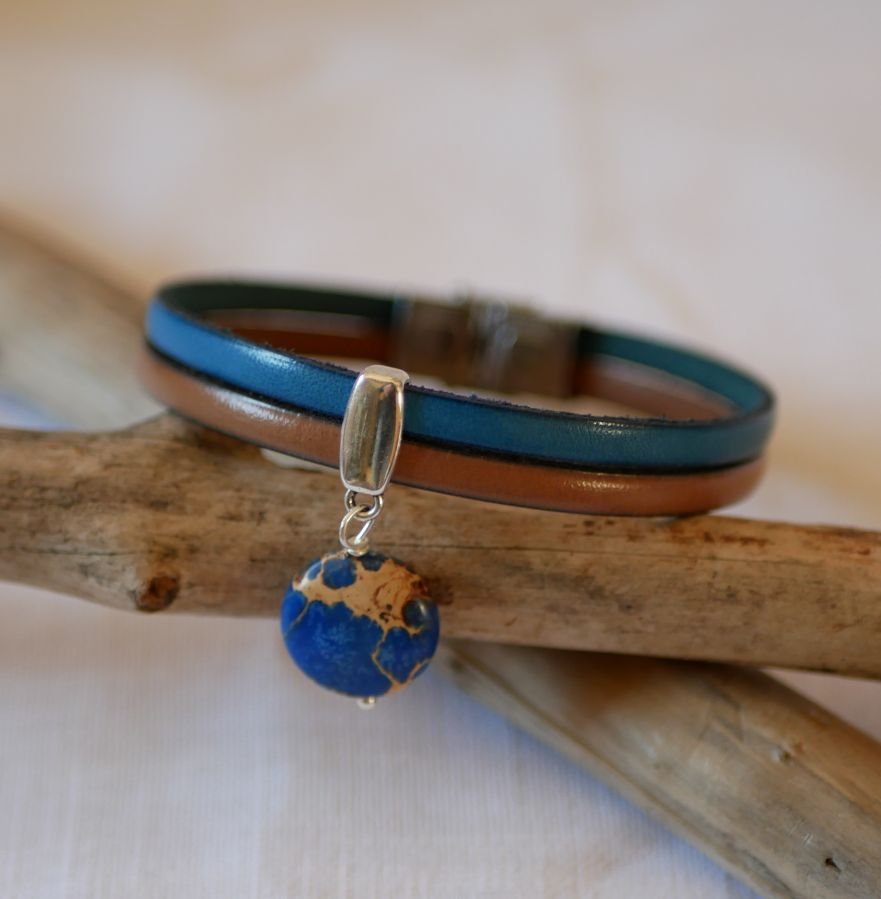 Pulsera dúo de cuero con piedra disco de jaspe azul 