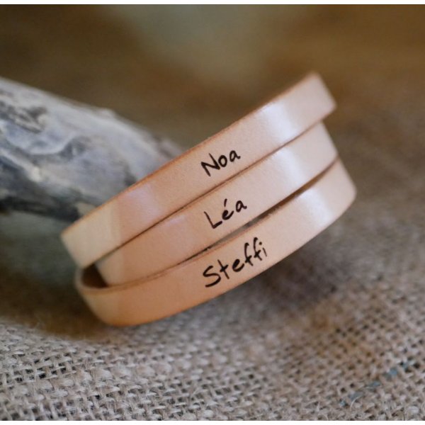 Pulsera de cuero mujer triple vuelta para personalizar el color y el grabado 