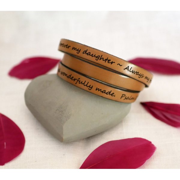 Pulsera de cuero mujer triple vuelta para personalizar el color y el grabado 