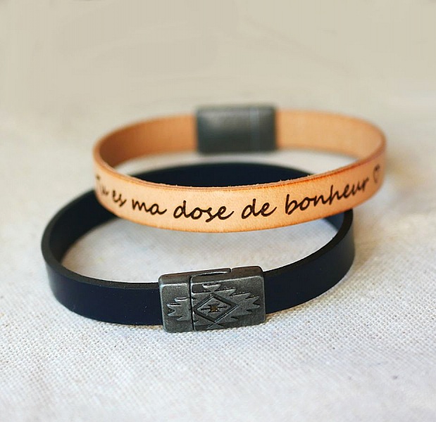 Bracelets en cuir personnalisables avec fermoir magnétique ethnique.