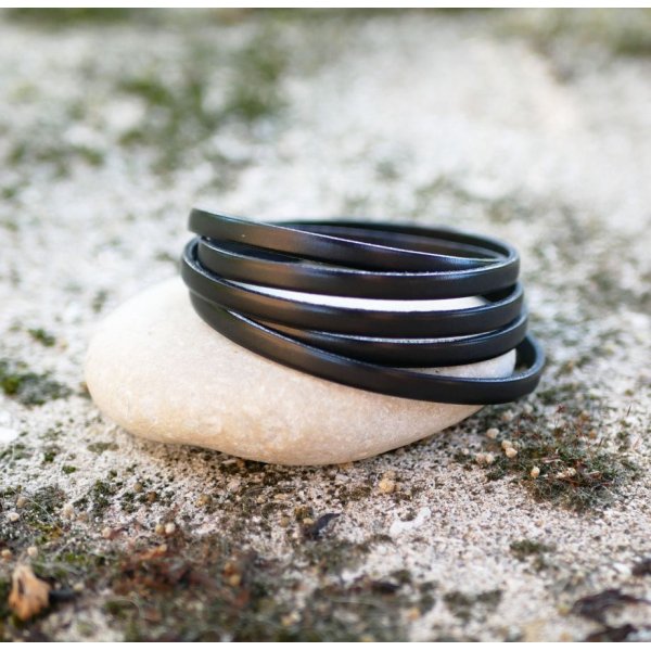 Pulsera de cuero fino de 5 vueltas para hombre o mujer grabada con nombres de pila