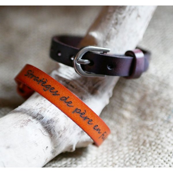 Pulsera de cuero grabada con hebilla de plata personalizable mediante grabado