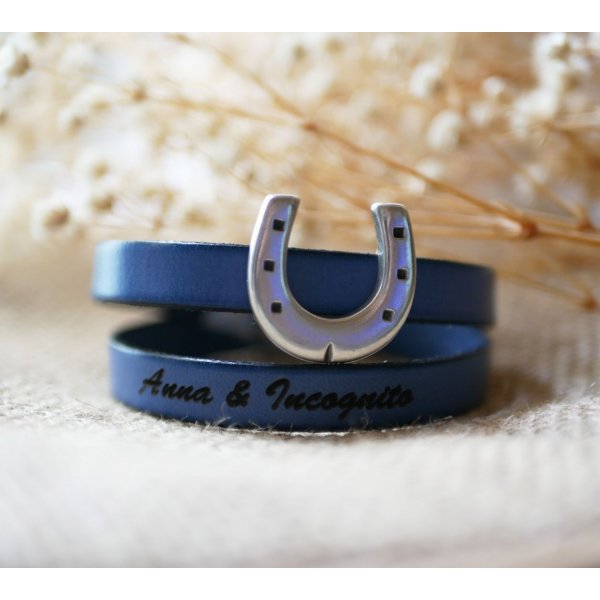 Correa de piel personalizable con dise&ntilde;o de herradura de una o dos vueltas