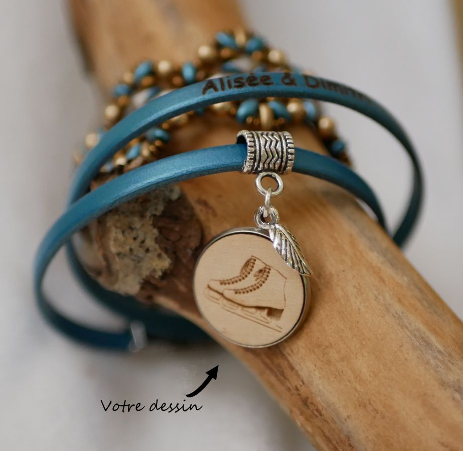 Pulsera de cuero personalizada con cabujón de madera grabado