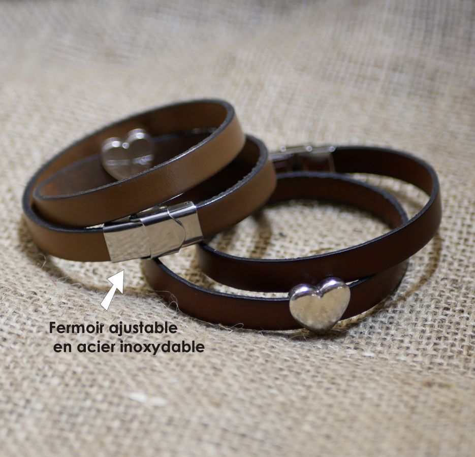 Pulsera de cuero doble con diseño de corazón plateado, se pueden grabar sus palabras