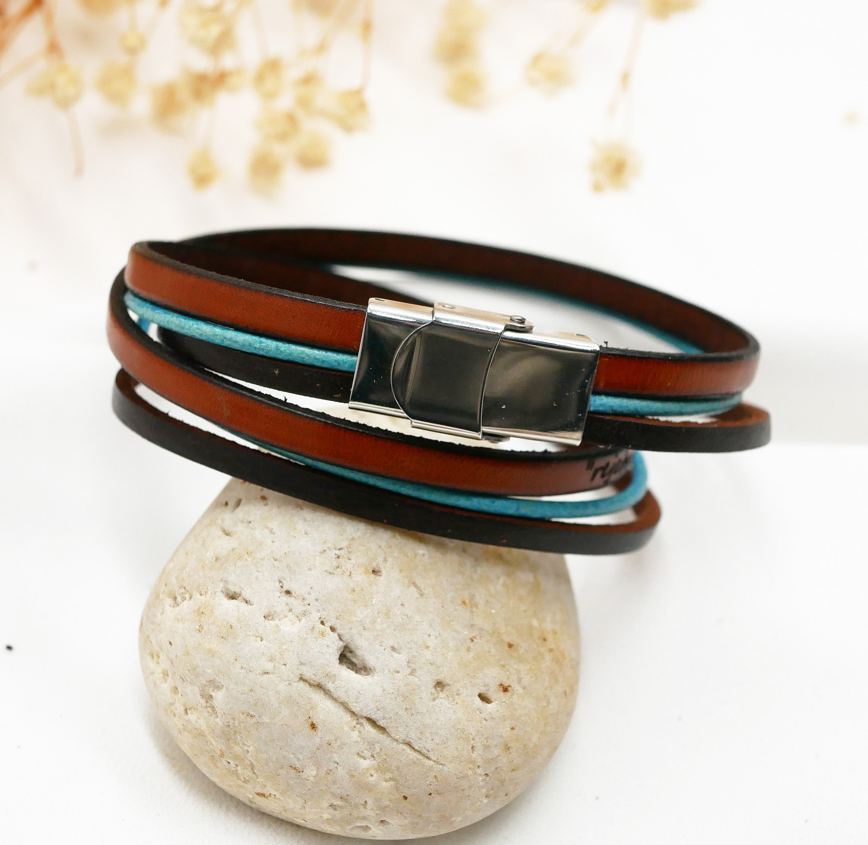 Bracelet double tour en cuir turquoise et marron vintage.