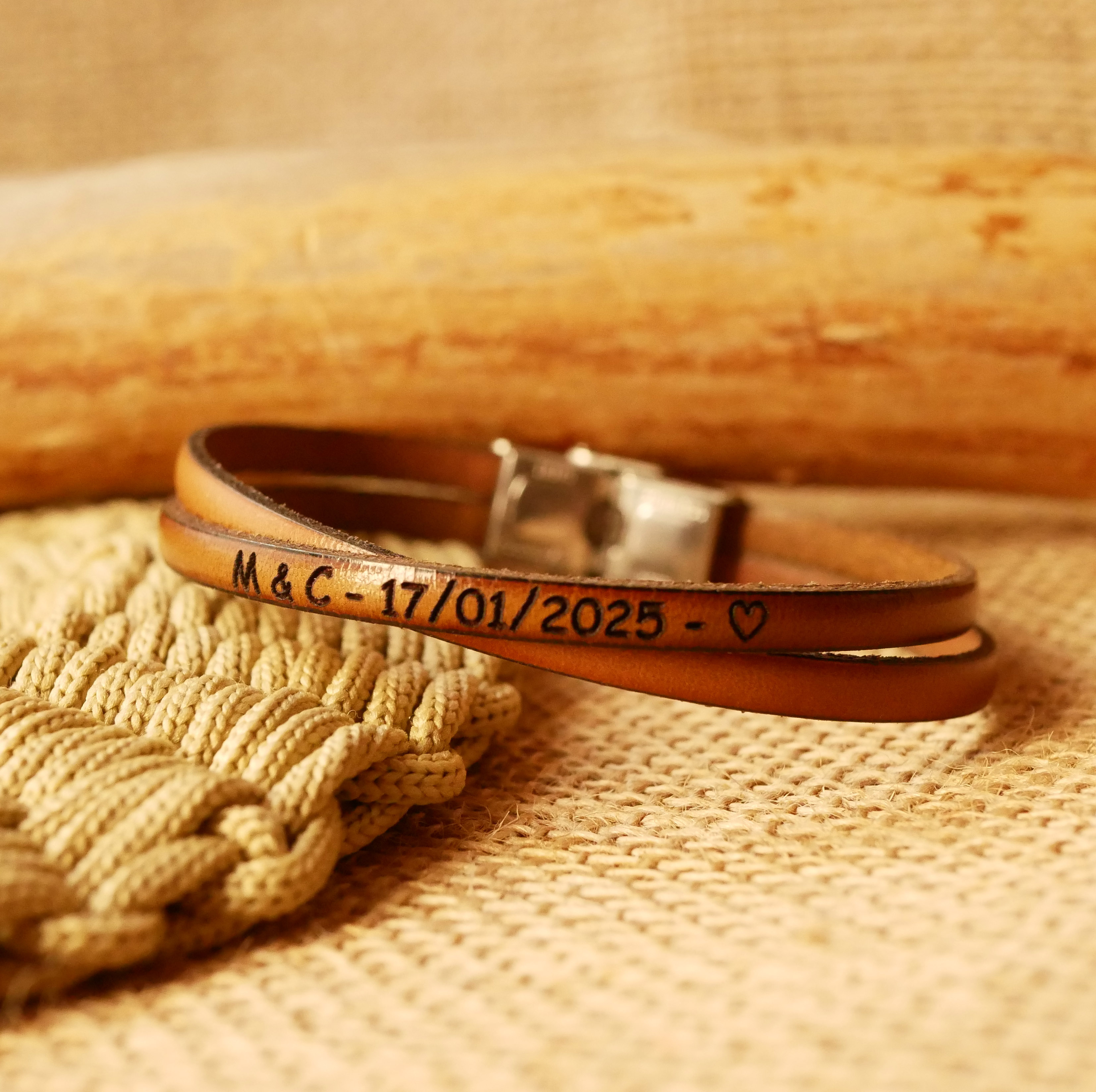 Pulsera twist d&uacute;o de cuero personalizable para hombre o mujer