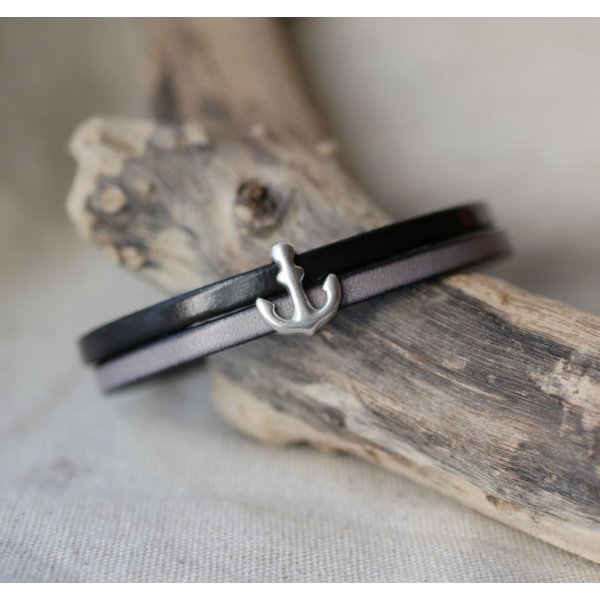 Pulsera d&uacute;o de cuero con ancla grabada