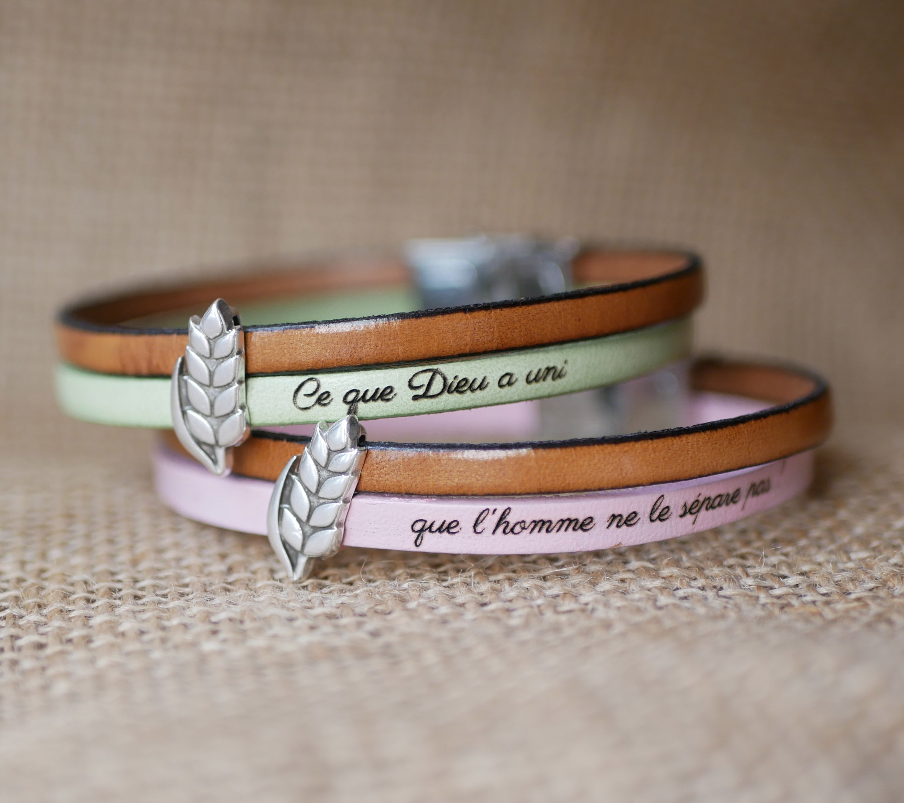 Pulsera dúo de cuero y espiga de trigo personalizable, boda de trigo hombre y mujer