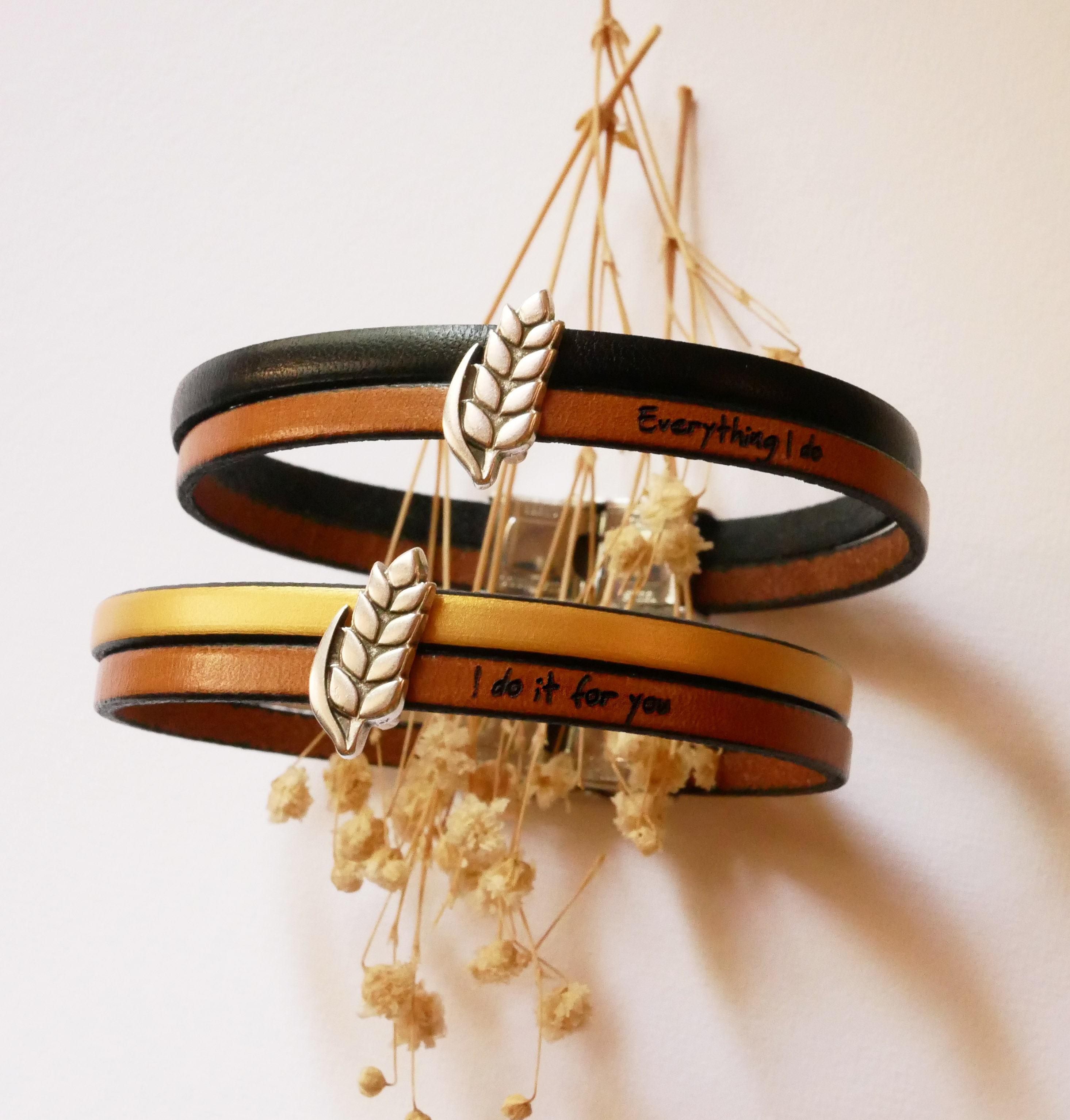 Pulsera dúo de cuero y espiga de trigo personalizable, boda de trigo hombre y mujer