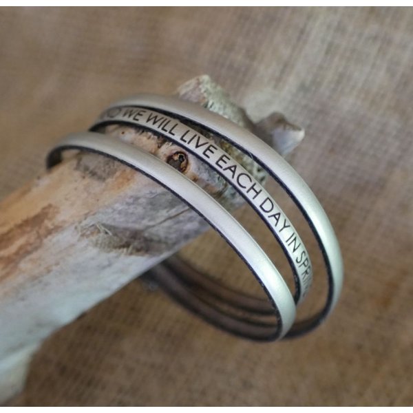 Pulsera de cuero de 3 vueltas personalizada para mujer