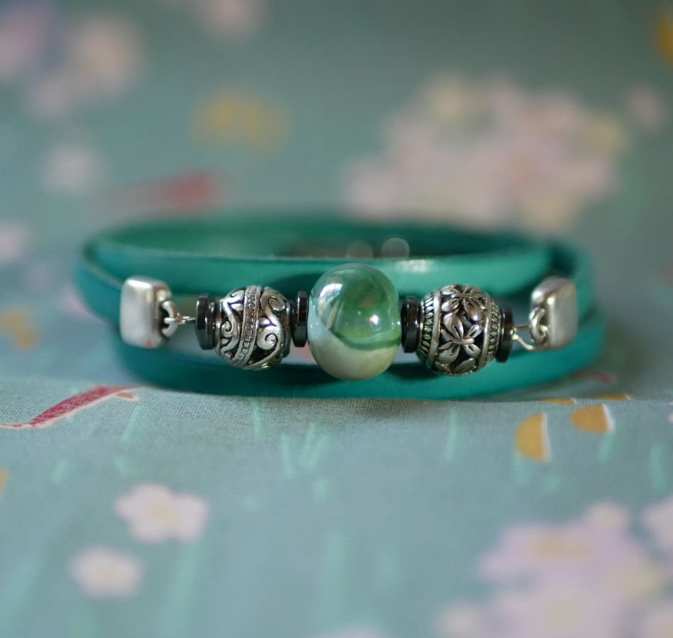 Pulsera de cuero y perlas para mujer, verde turquesa, a personalizar 