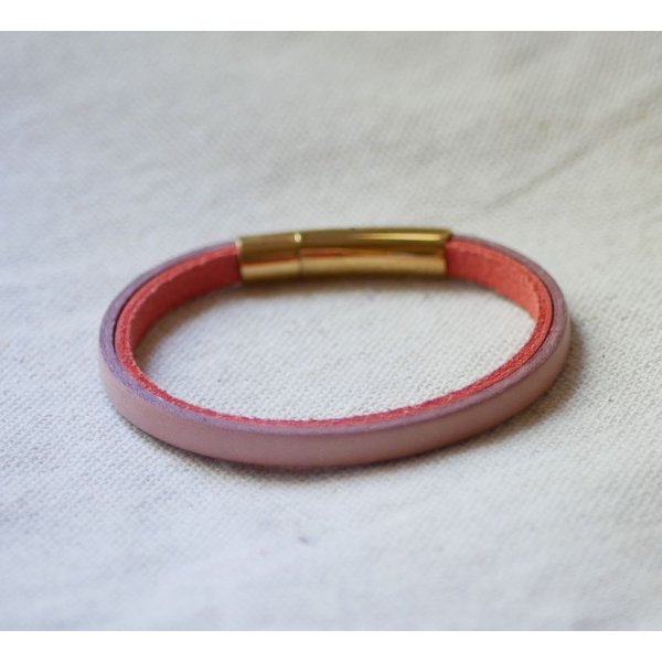 Pulsera personalizada de piel bicolor con cierre dorado