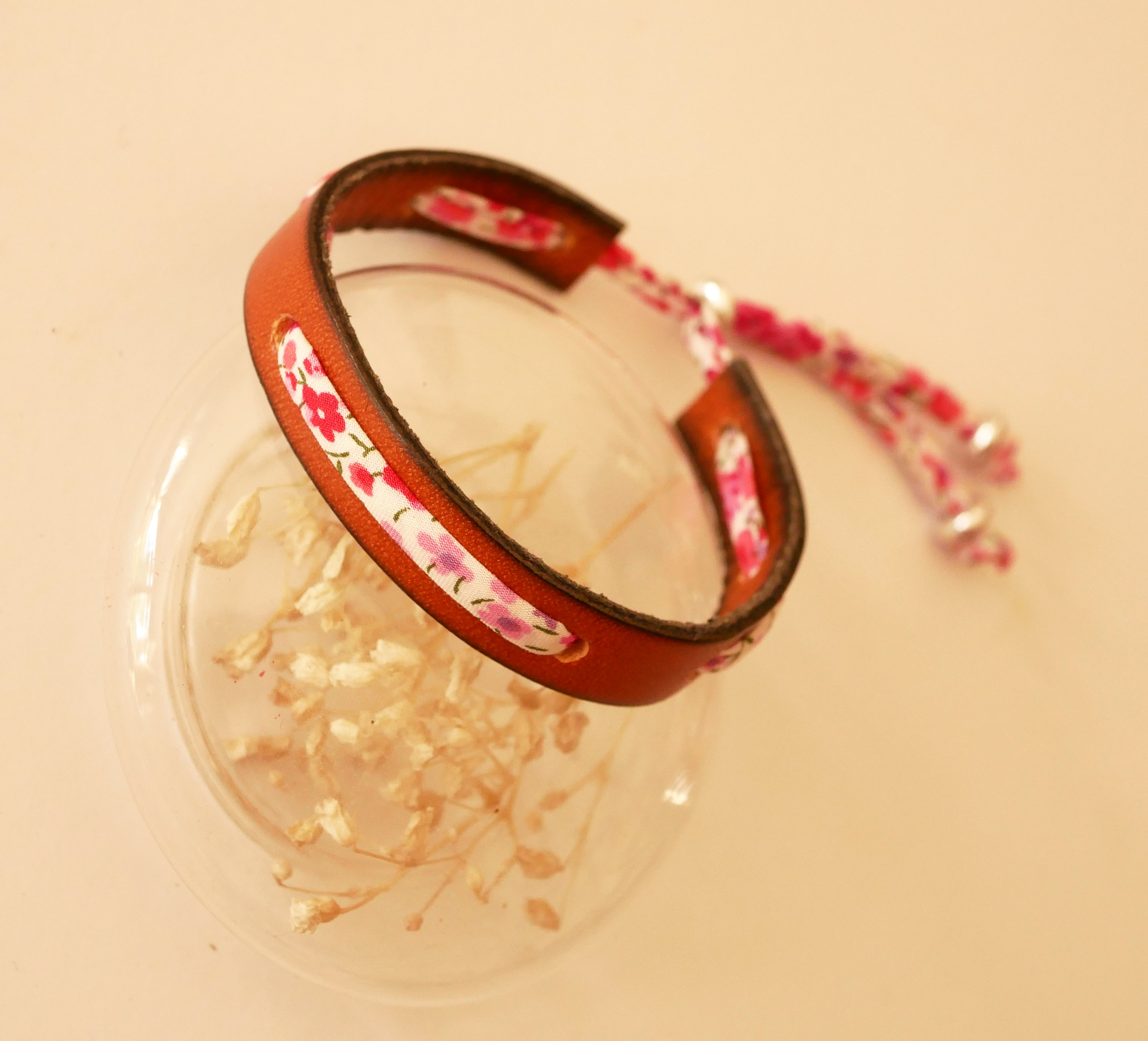 Pulsera Florâme con cinta liberty Phoebe Rose en piel marrón
