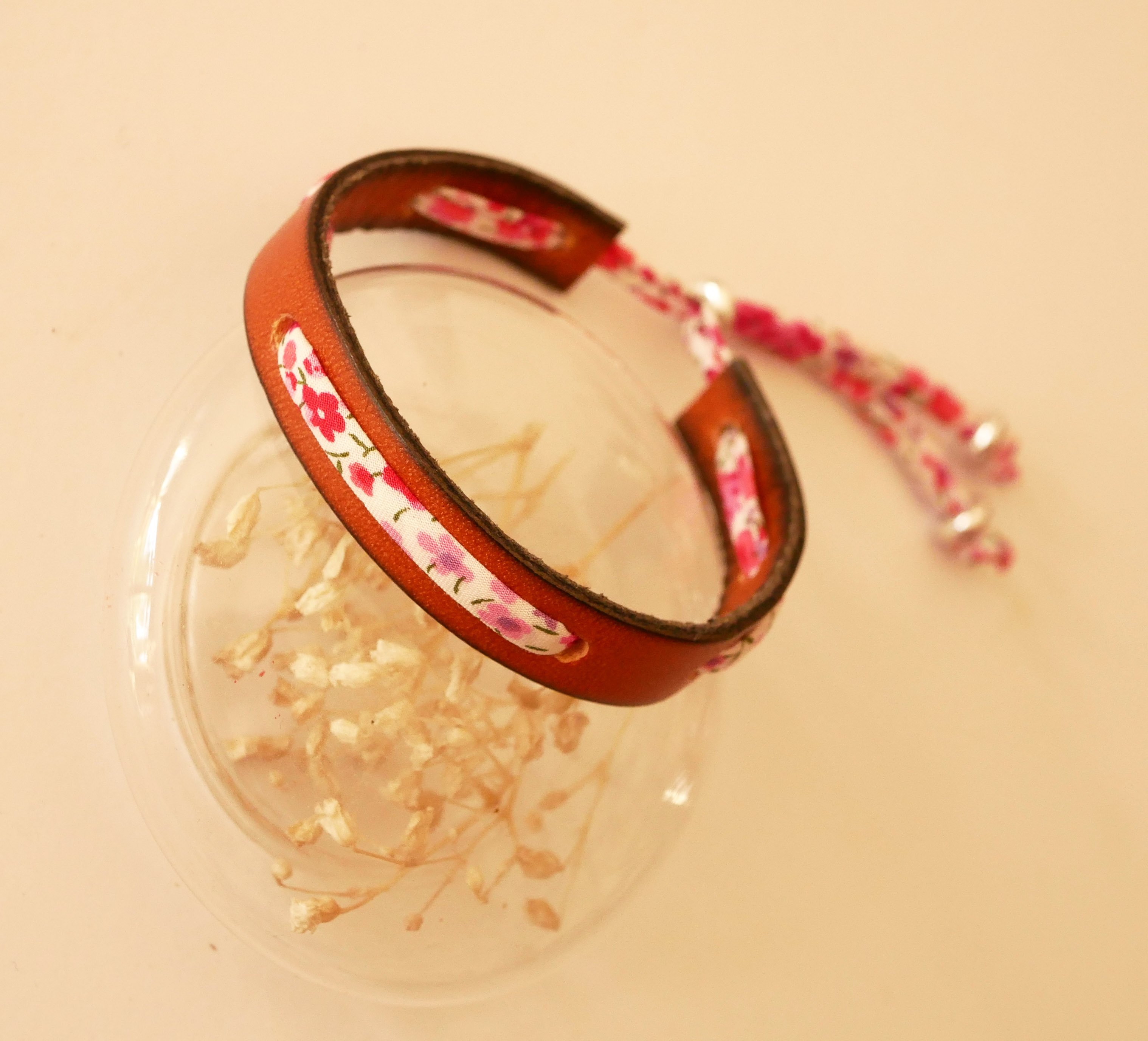 Pulsera Florâme con cinta liberty Phoebe Rose en piel marrón