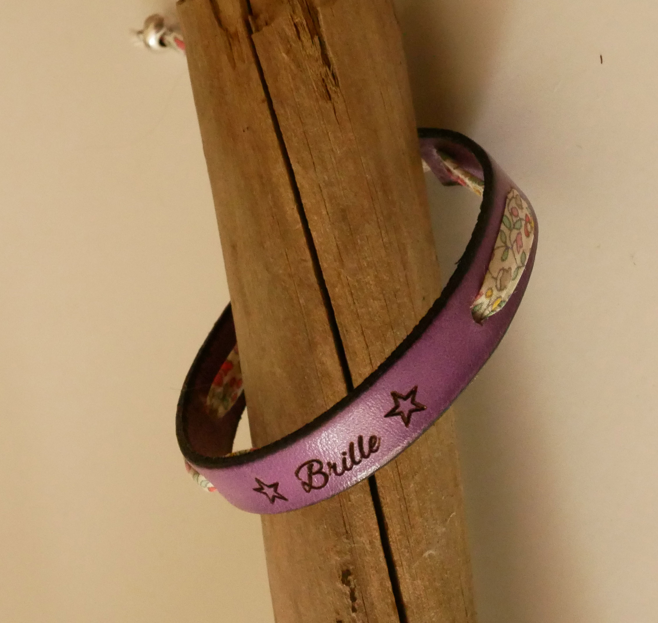 Pulsera Florâme para personalizar con cordón liberty a elegir y cuero para grabar