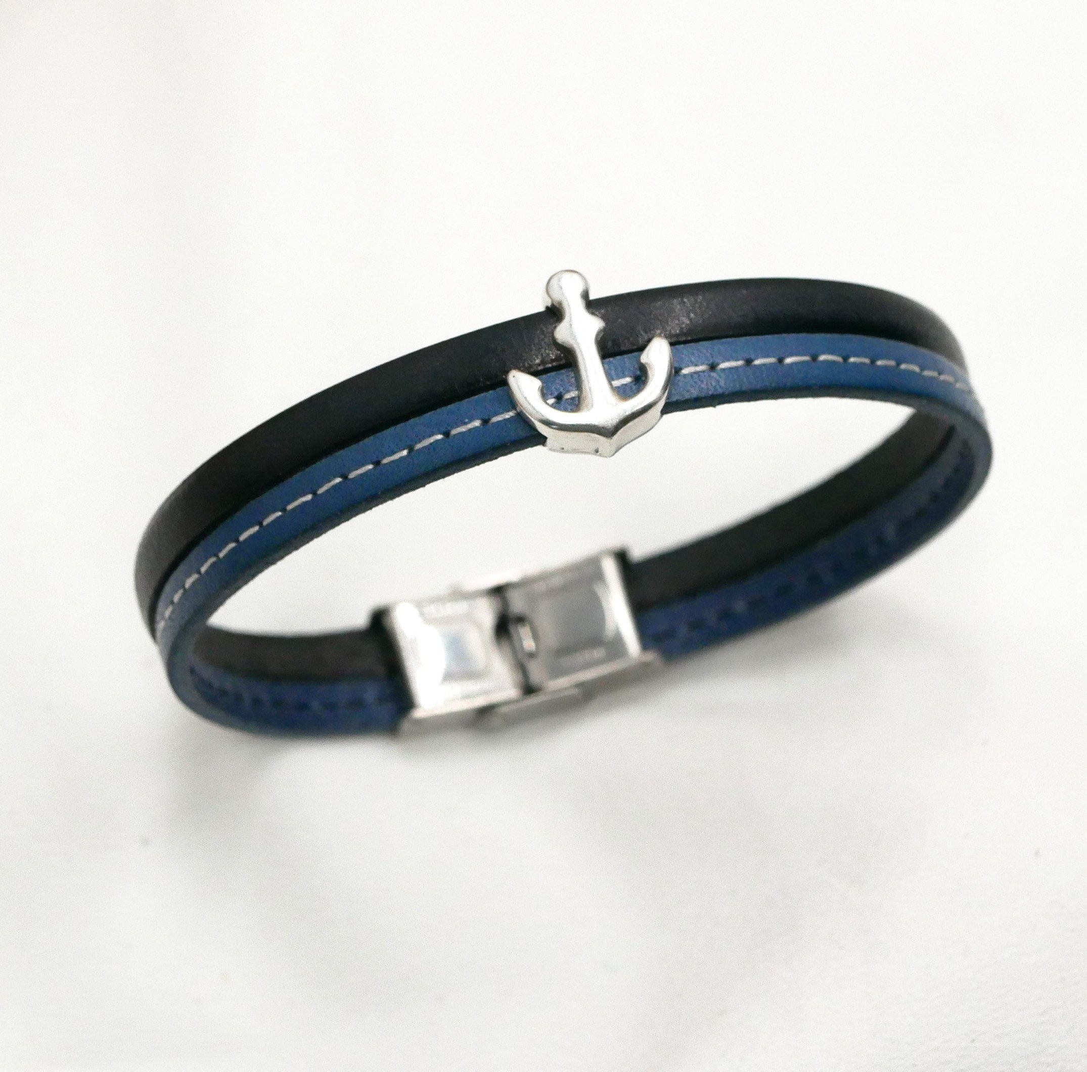 Pulsera de caballero de cuero azul d&uacute;o con pespuntes Ancla azul marino personalizable 