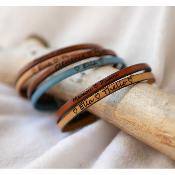 Pulsera d&uacute;o de cuero para hombre personalizable mediante grabado