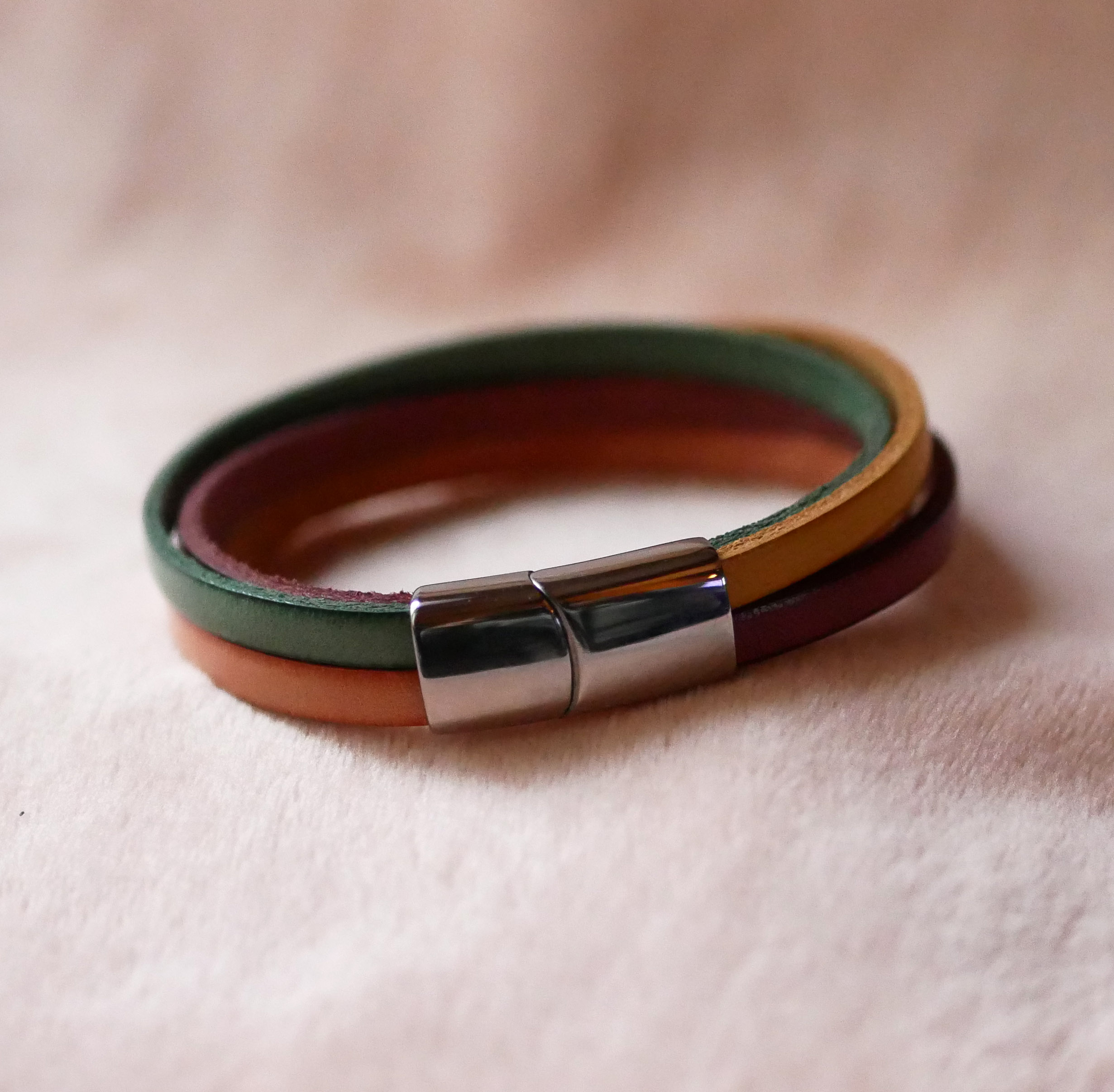 Pulsera brazalete en 4 pieles a elegir