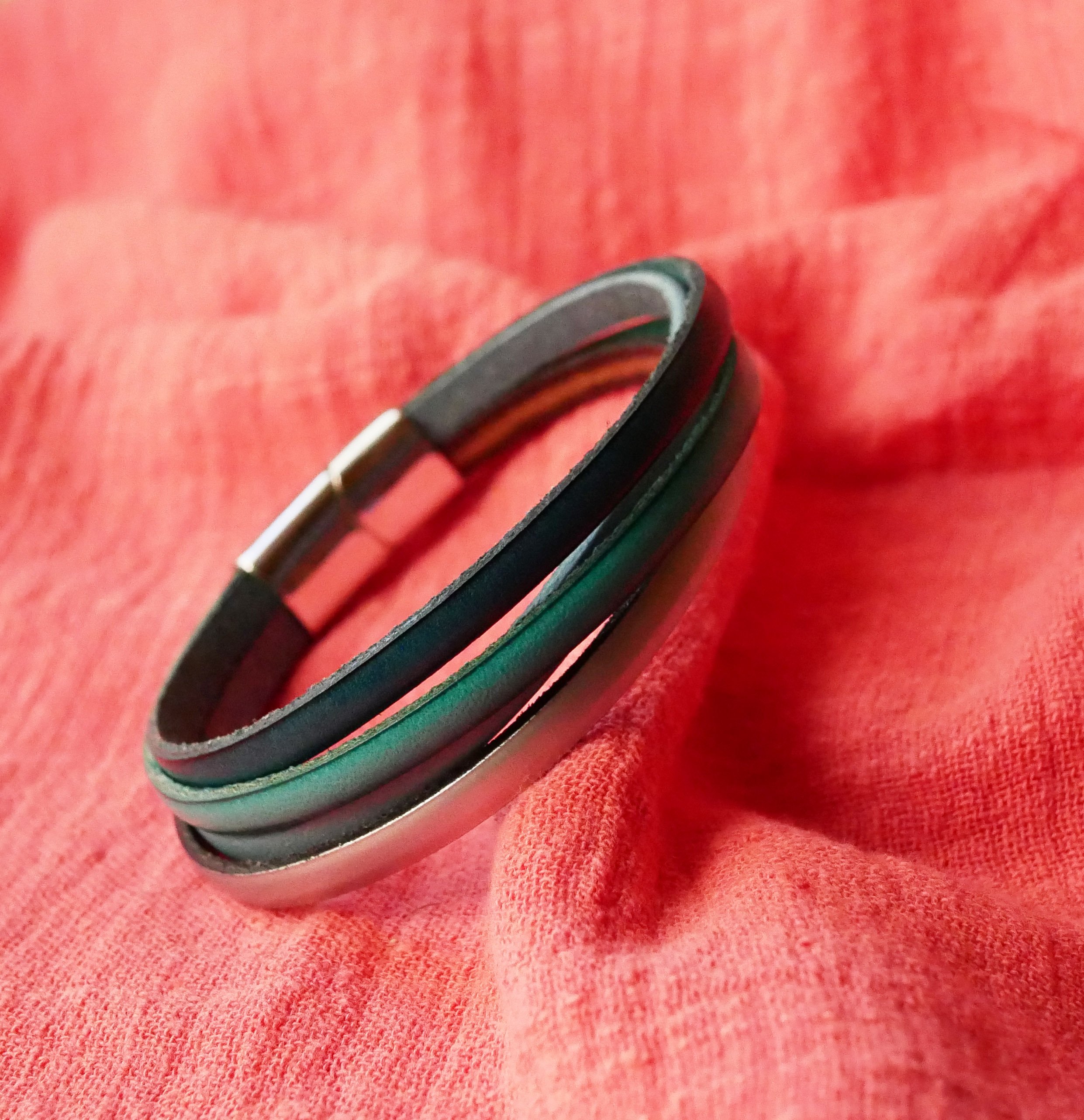 Pulsera brazalete en 4 pieles a elegir