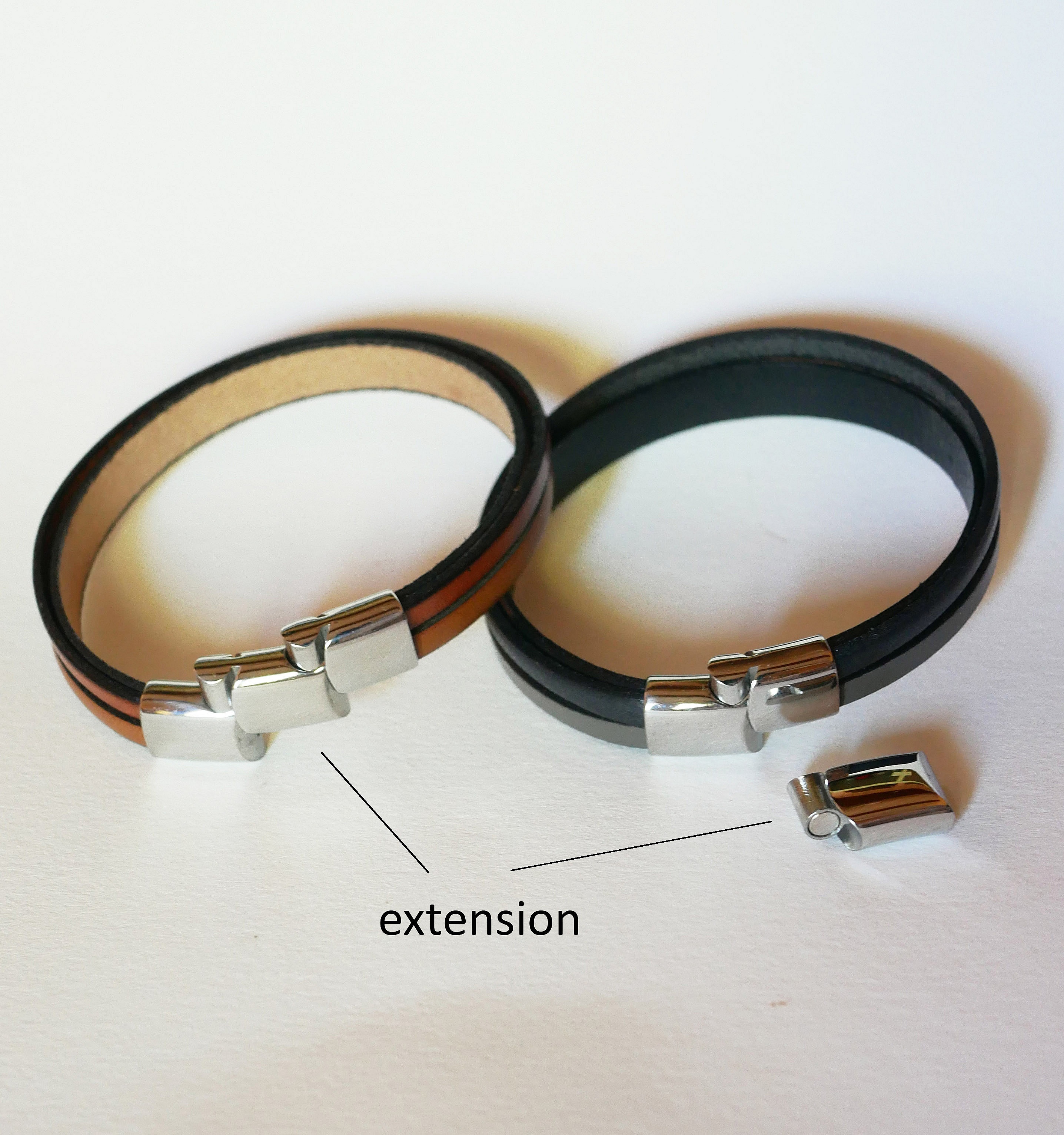 Bracelet manchette femme aux 3 cuirs argent&eacute; et gris fermoir &agrave; extension