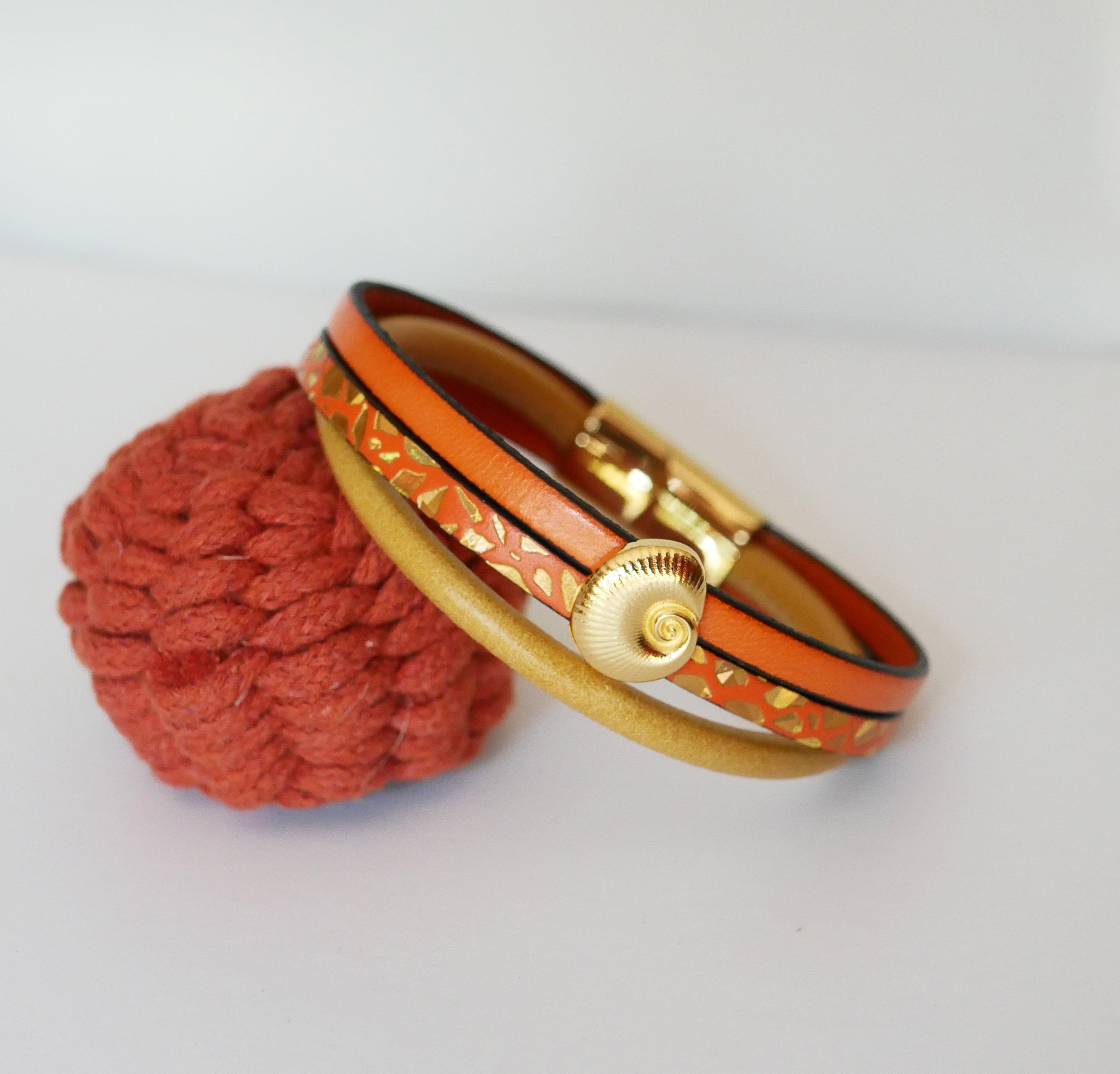 Pulsera brazalete de oro para mujer Oro y concha naranja