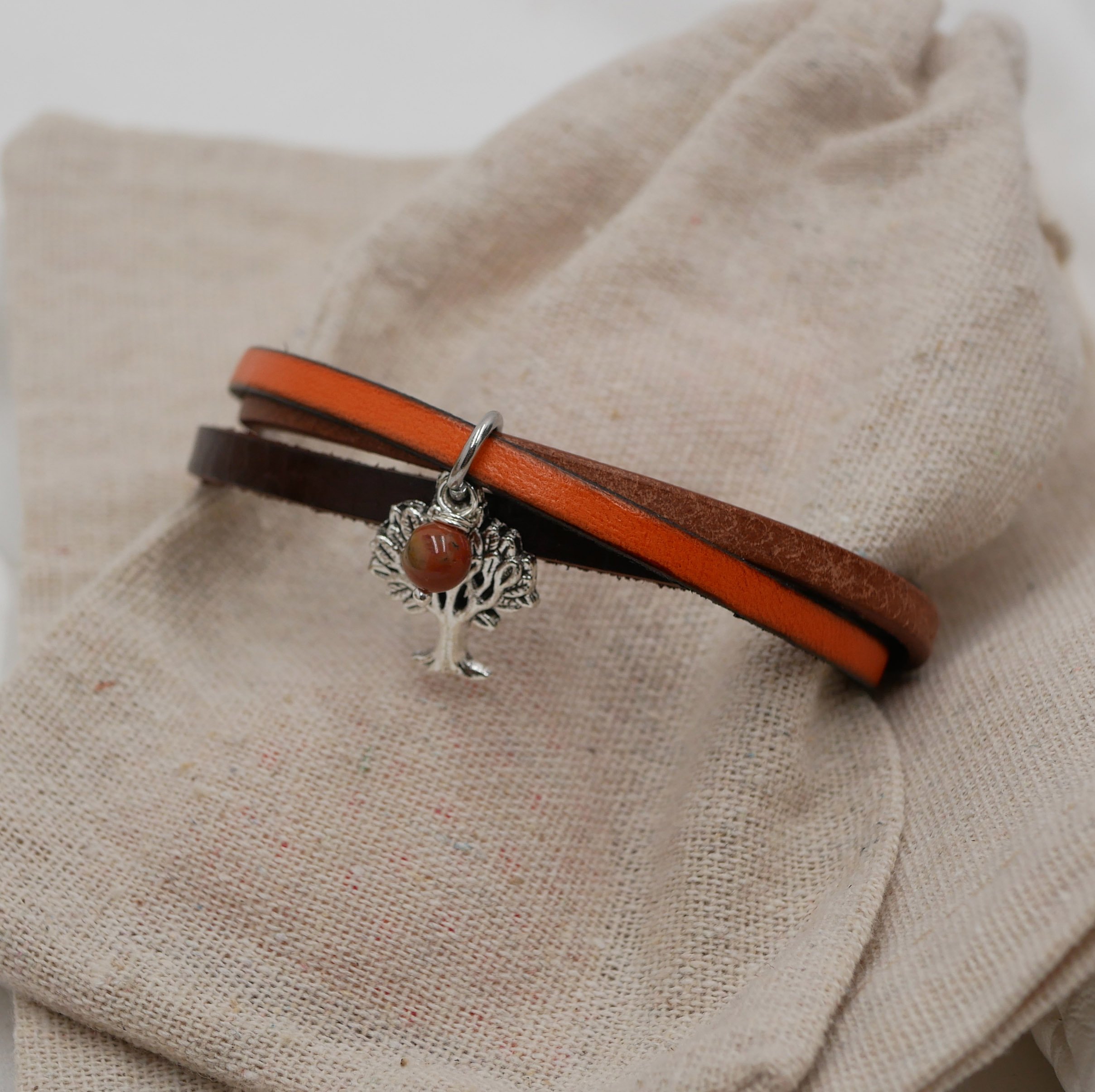 Pulsera brazalete de cuero para mujer Colgante de oto&ntilde;o a elegir