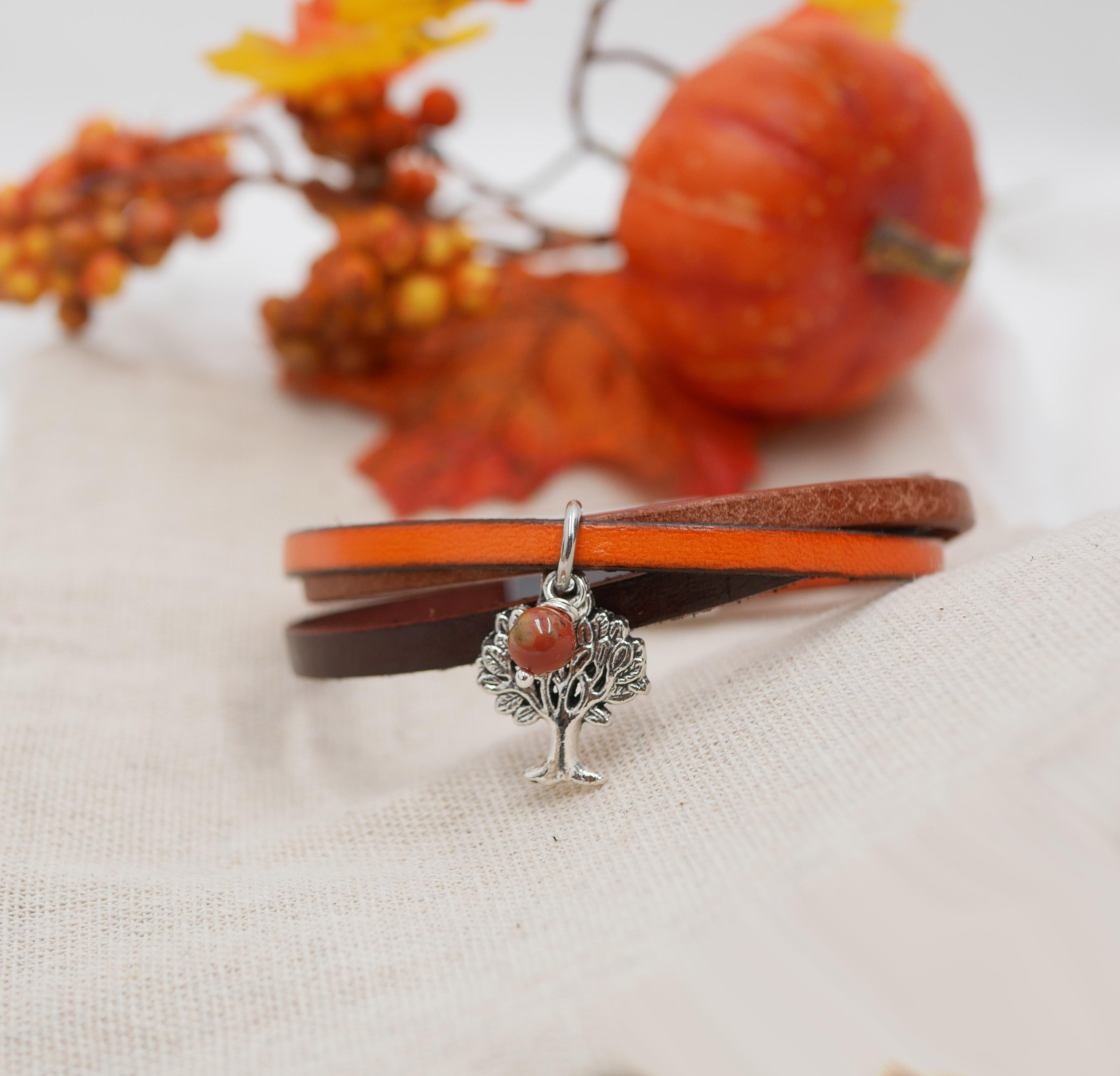 Pulsera brazalete de cuero para mujer Colgante de otoño a elegir