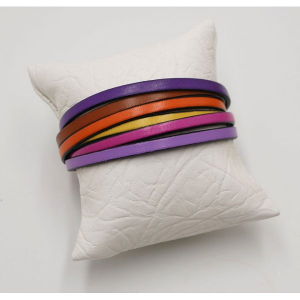 Pulsera brazalete multicuero en colores t&oacute;nicos