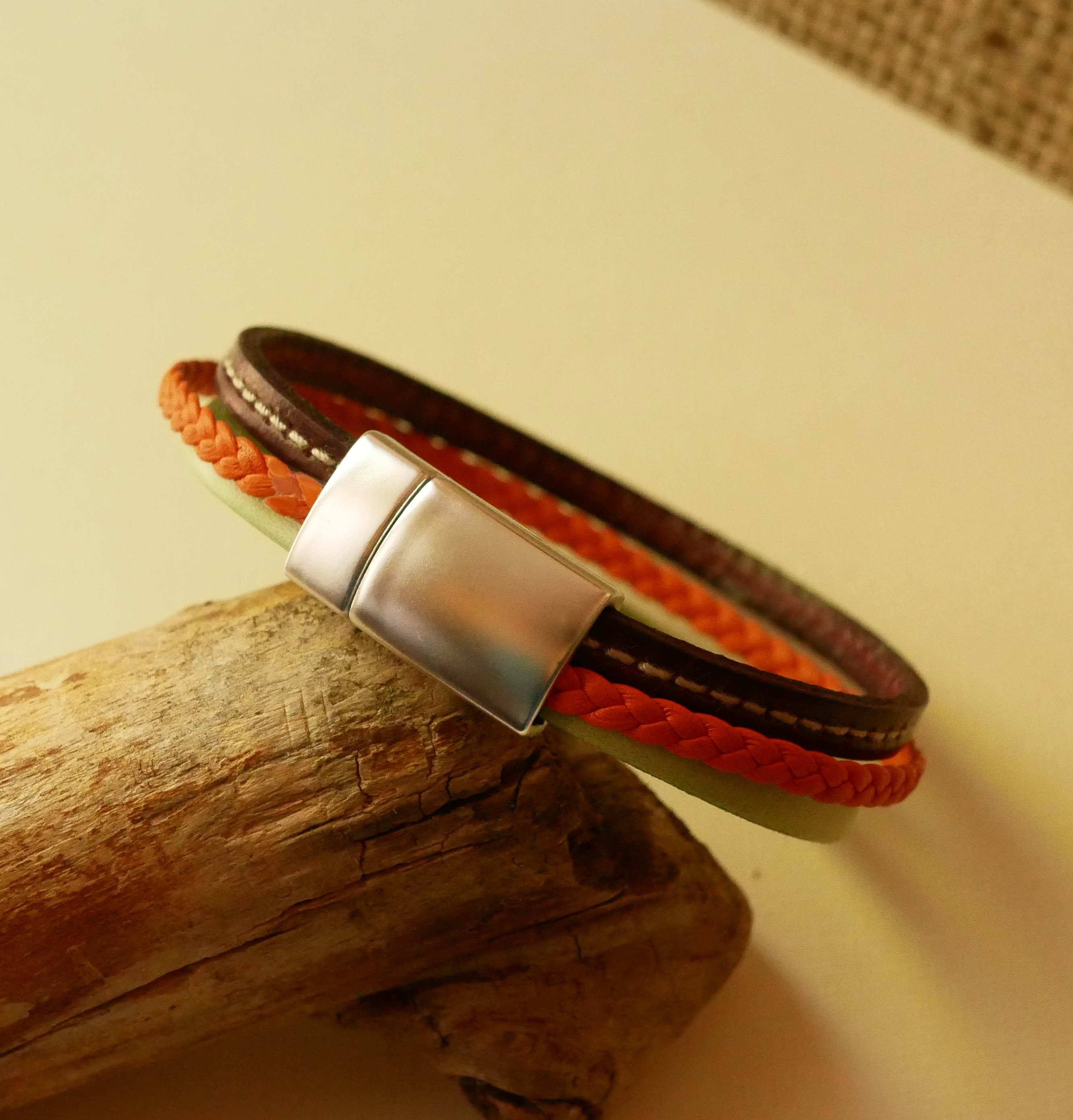 Bracelet manchette multi-cuirs Amande, tressé Orange et surpiqué Bordeaux