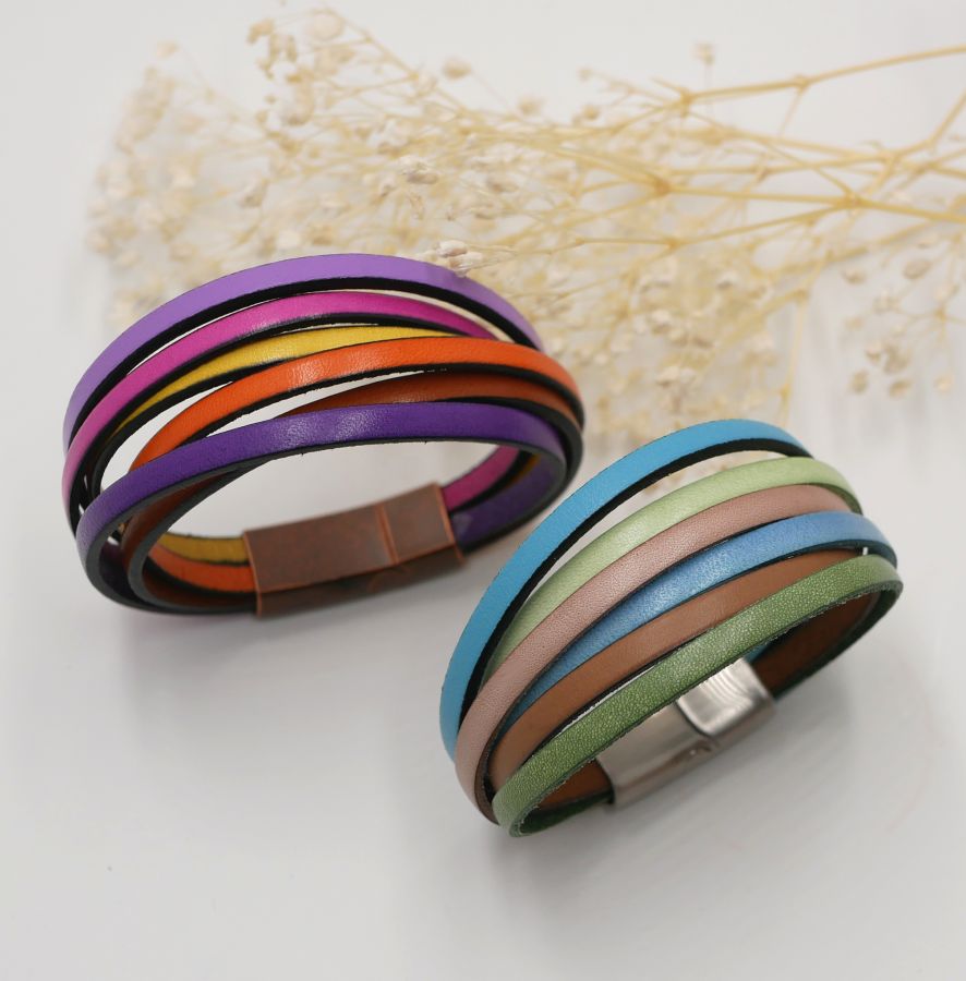 Pulsera brazalete multicuero en colores tónicos