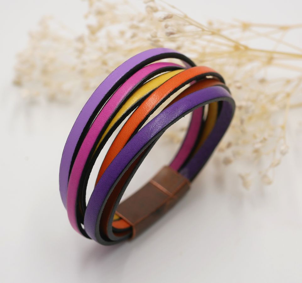 Pulsera brazalete multicuero en colores tónicos