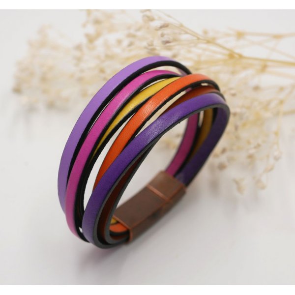 Pulsera brazalete multicuero en colores t&oacute;nicos