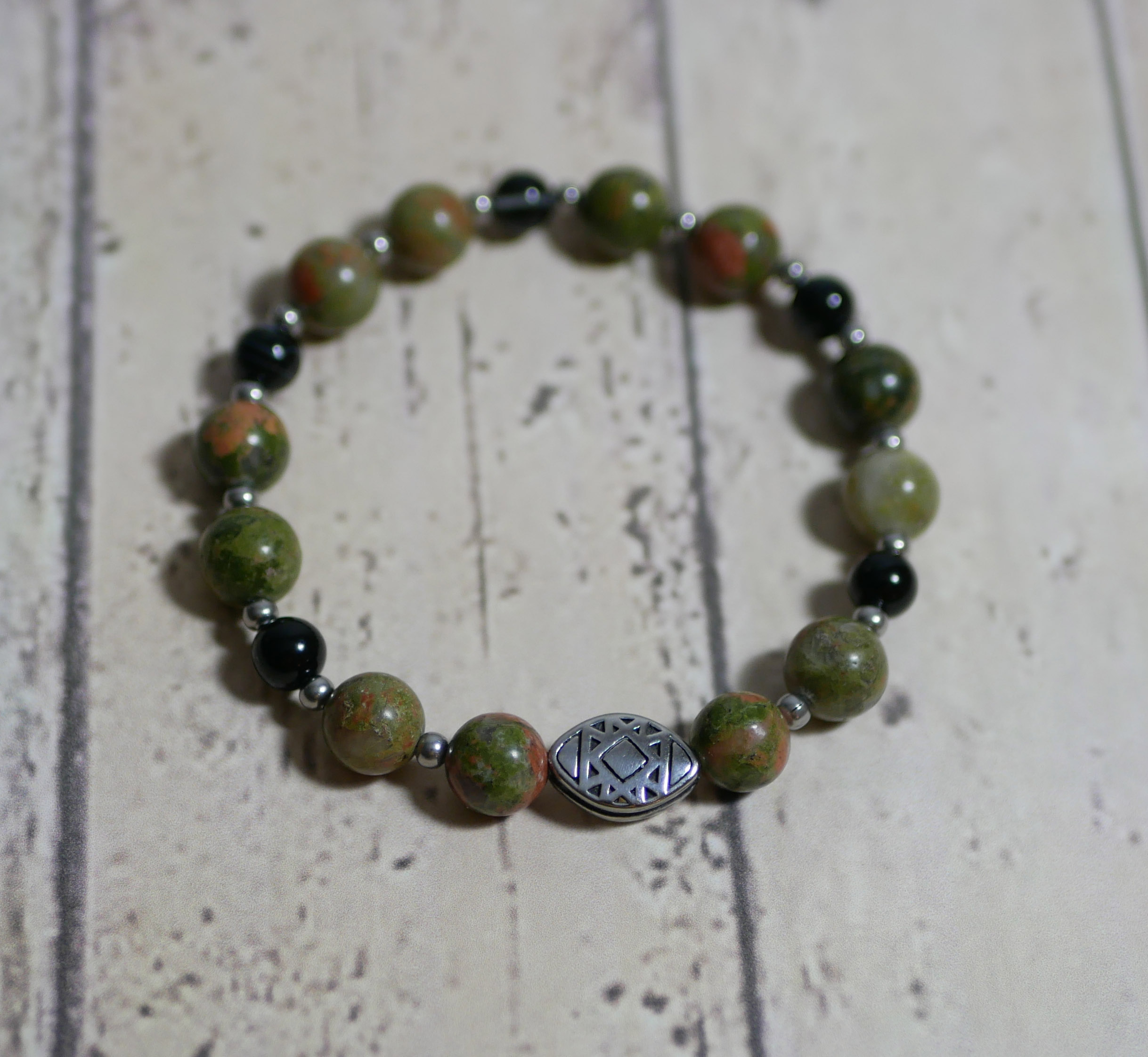 Pulsera oblonga de acero con cuentas de piedra natural unakita 