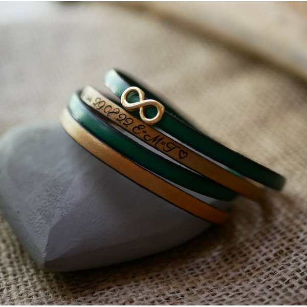 Regalo para mam&aacute; pulsera dorada s&iacute;mbolo del infinito en 2 pieles para personalizar  