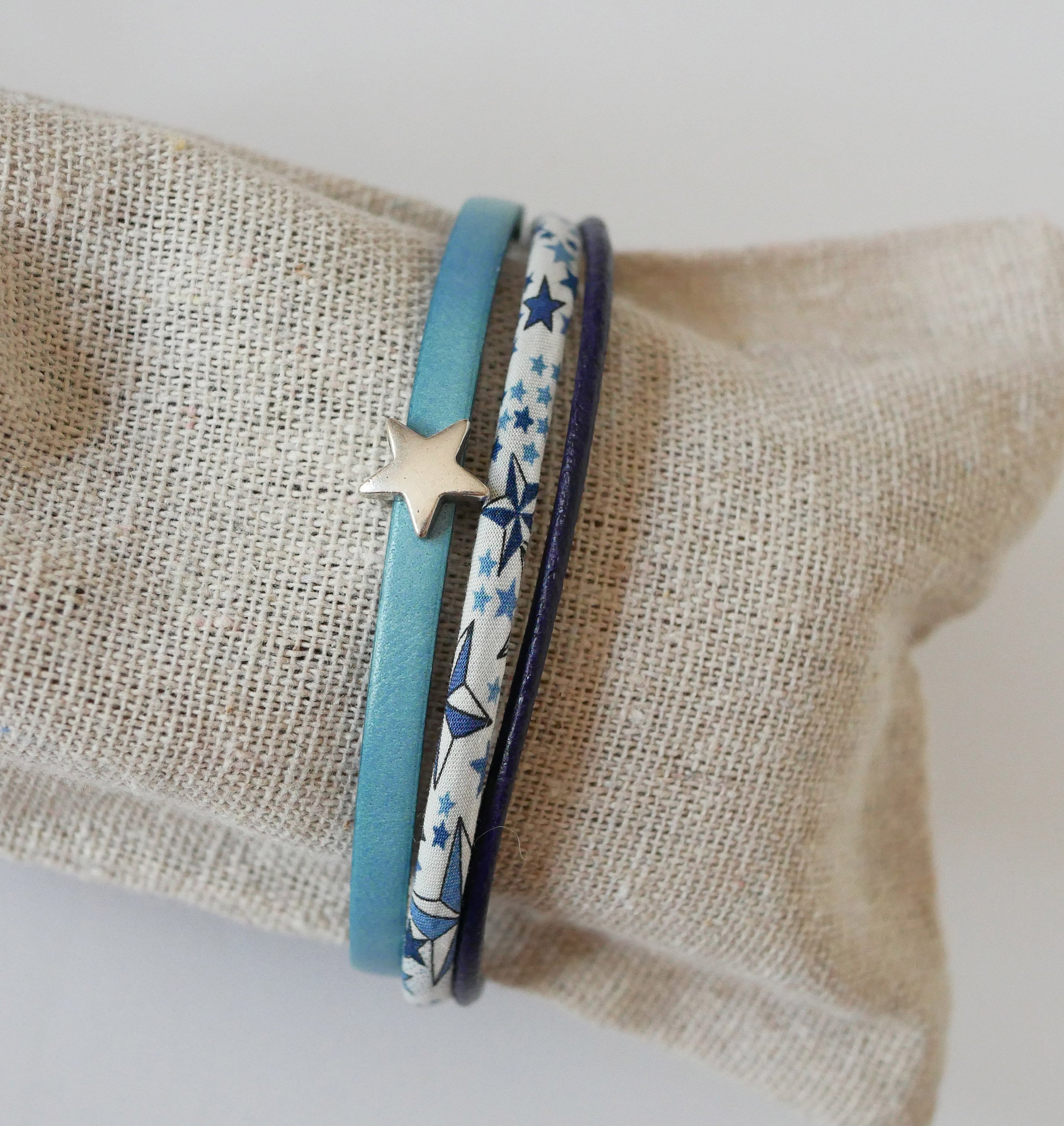 Tr&iacute;o de cueros y pulsera de cord&oacute;n Liberty con estrellas azules