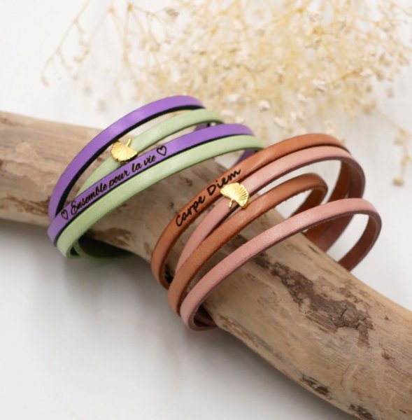 Pulsera Zen de cuero en d&uacute;o de colores, personalizable con ginkgo dorado 