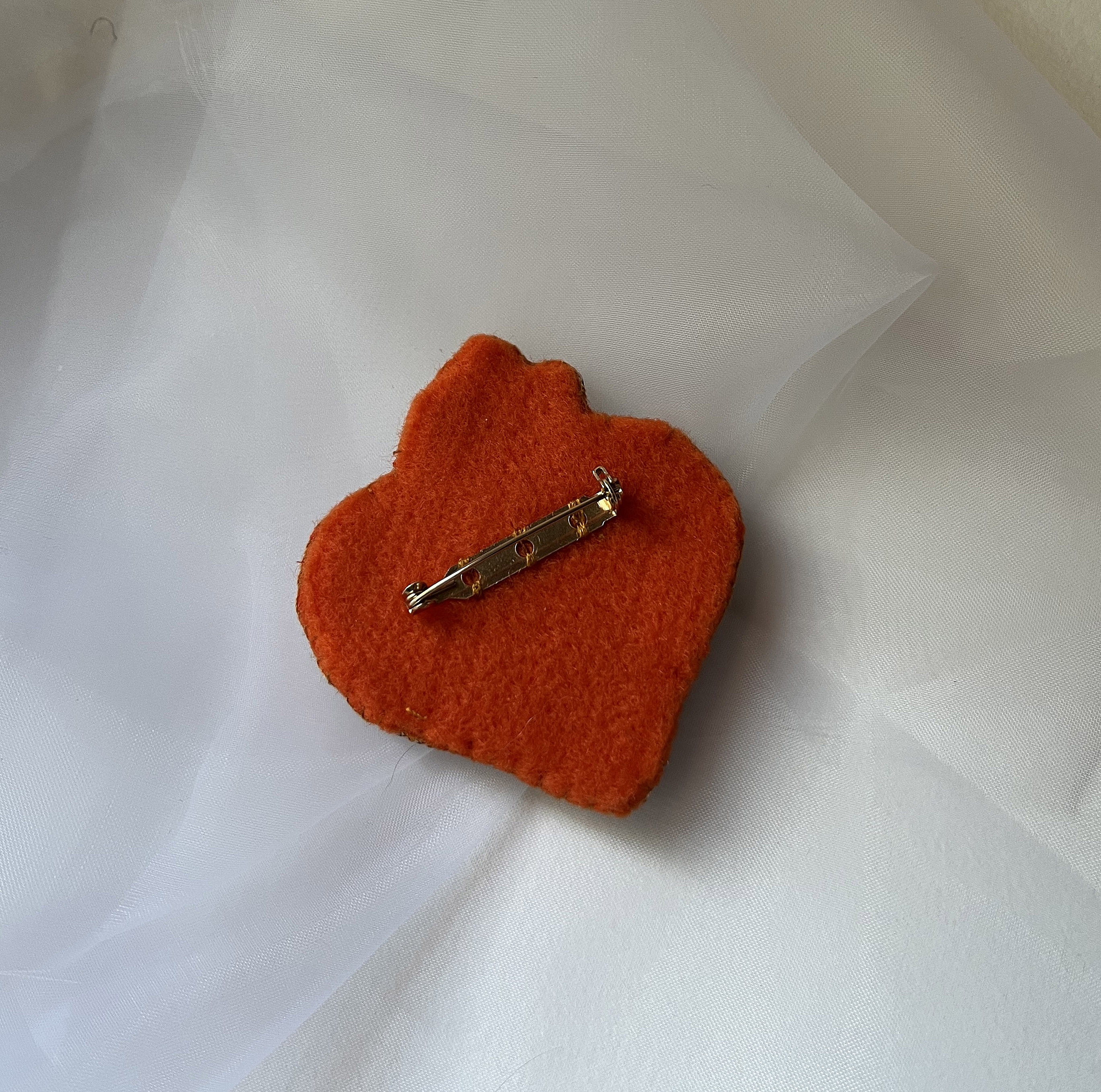 Broche ex-voto Sacr&eacute; Coeur en perles au message grav&eacute; Gratitude