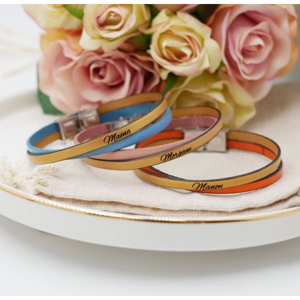 Pulsera d&uacute;o de cuero cruzada personalizada para ni&ntilde;a o mujer 