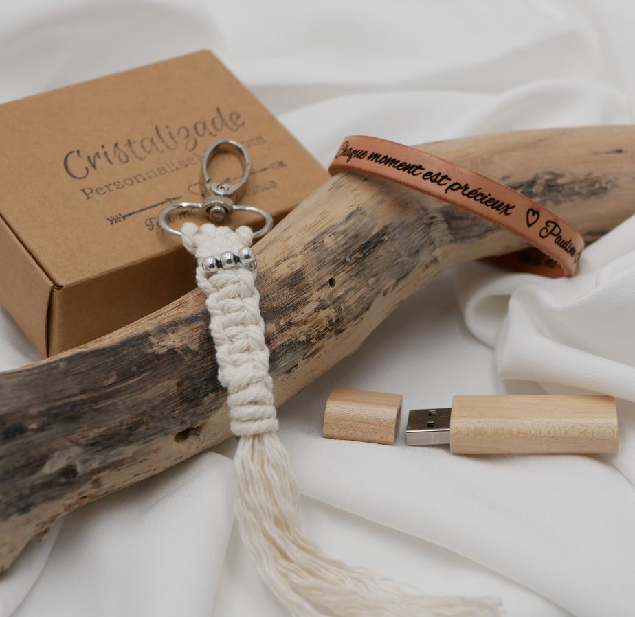 Estuche regalo hombre llave usb grabada + pulsera de piel personalizable + llavero macram&eacute; 