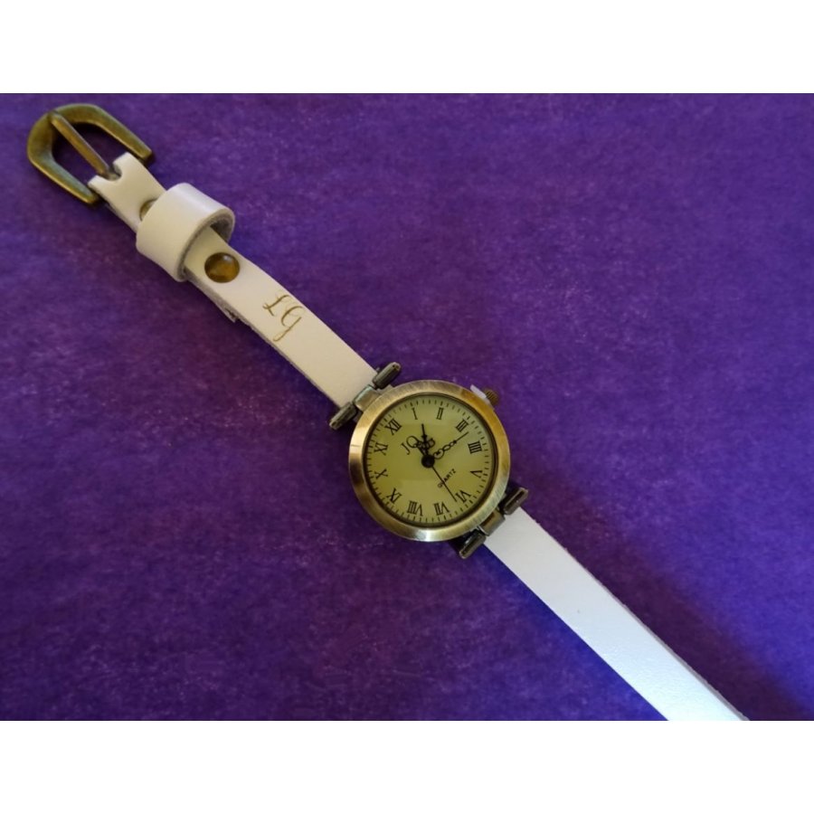 Reloj pulsera de piel con iniciales grabadas