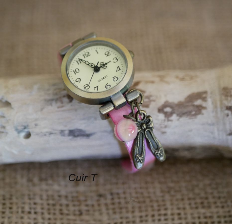 Reloj con esfera de bronce y correa de piel personalizable