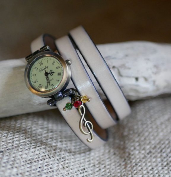 Reloj estilo Rasta Reggaeb con correa de piel cierre ajustable de 2 &oacute; 3 vueltas