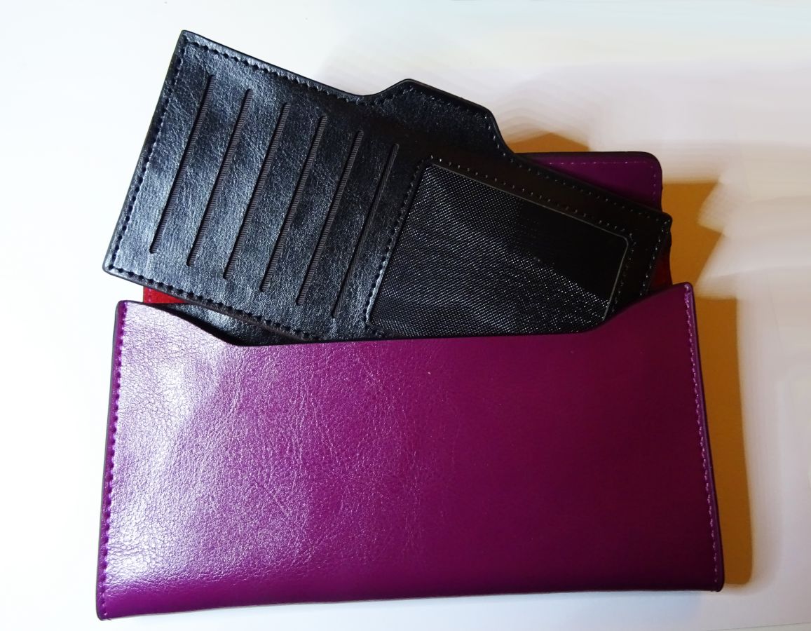 Cartera de piel morada para personalizar