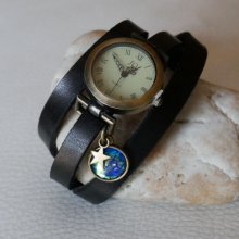Reloj pulsera de piel con cabujón de escamas azules